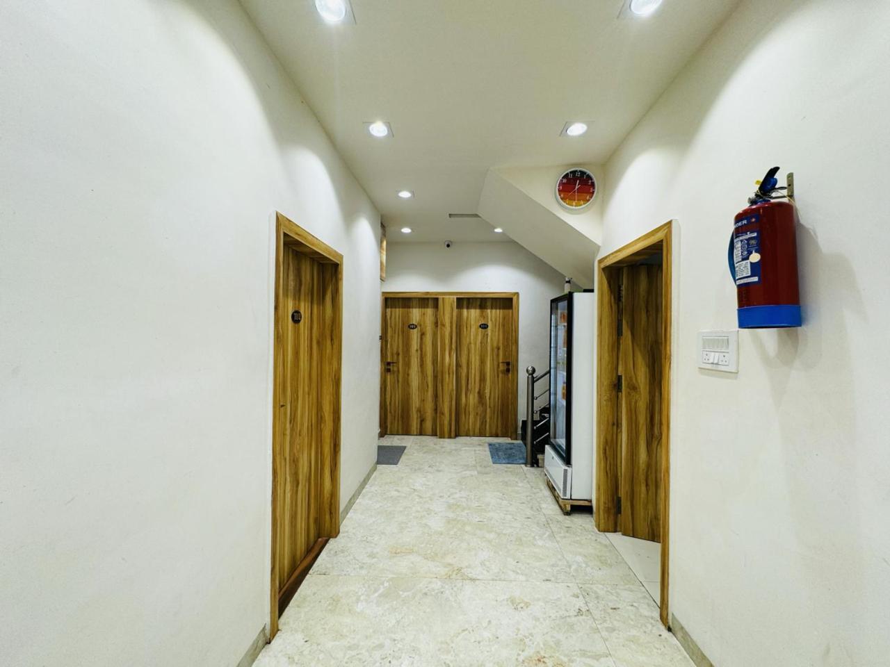 Hotel Shree Mahakal Krapa Удджайн Экстерьер фото